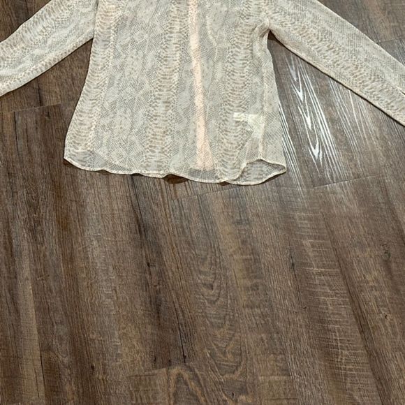Ann Taylor Womens SP Button Up Shirt Long Sleeve Sheer Blouse Pink Animal Print - Picture 8 of 10